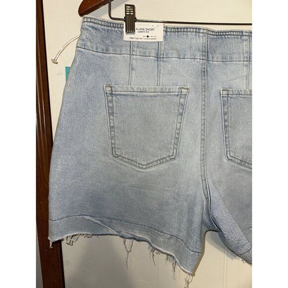NWT m jeans by maurices™ Curvy Sculptress High Rise A Line 3.5in Short Size 16w - Picture 6 of 13
